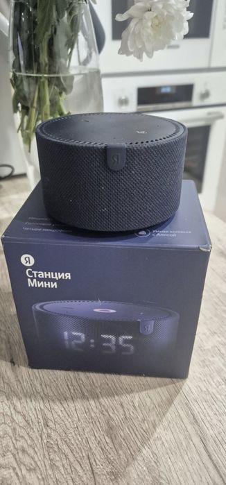 Яндекс Станция мини с часами