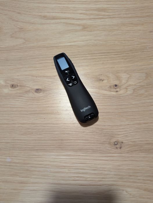 Logitech Professional Presenter R800 – telecomandă prezentări cu laser VERDE + LCD