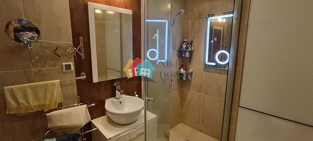 Мезонет в Варна, област-к.к.Златни пясъци площ 208 цена 300000