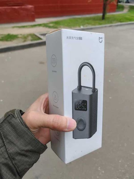 Умный насос Xiaomi Mi Portable Air Compressor