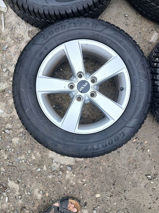 215/65/16 5x 114.3 Good Yaer Renault Dacia Hyundai