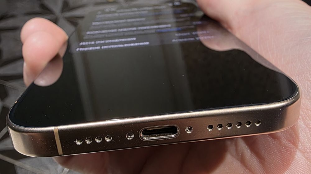 Iphone 16max sotiladi.  Holati ideal. Emkost 100