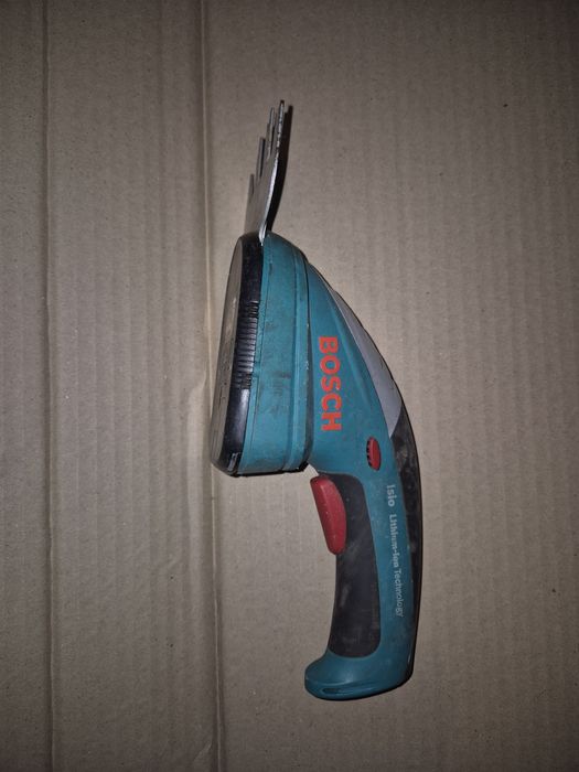 Foarfeca electrica de tăiat iarba Bosch