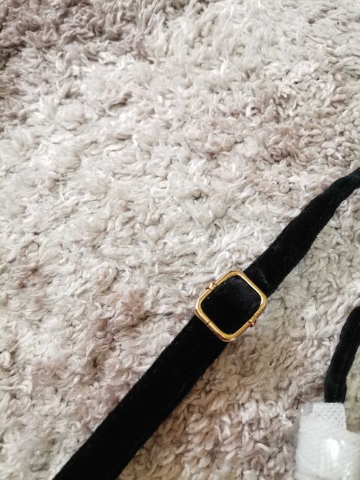 Малка черна чанта плюш с чехли