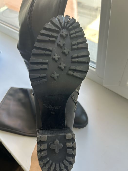 Продам кожанные сапоги 36 размер