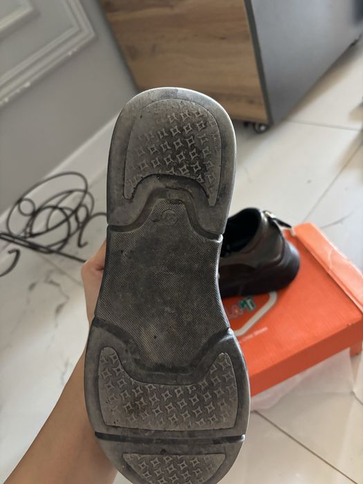 Женский кроссовки