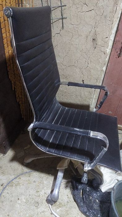 Продаётся офисное кресло
