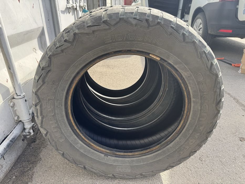 Продам ат резину 215*65 р 16