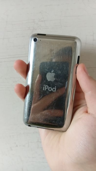 Продам Ipod 4 8gb