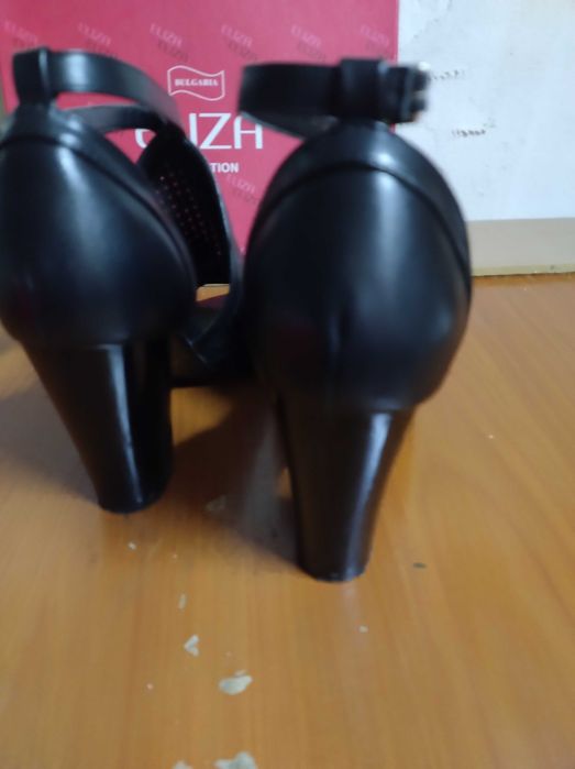 Черни дамски сандали