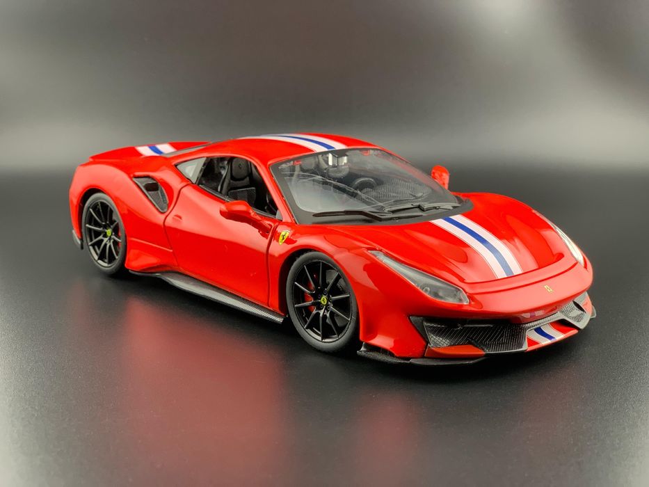 Macheta auto Ferrari 488Pista, Bburago, 1/24