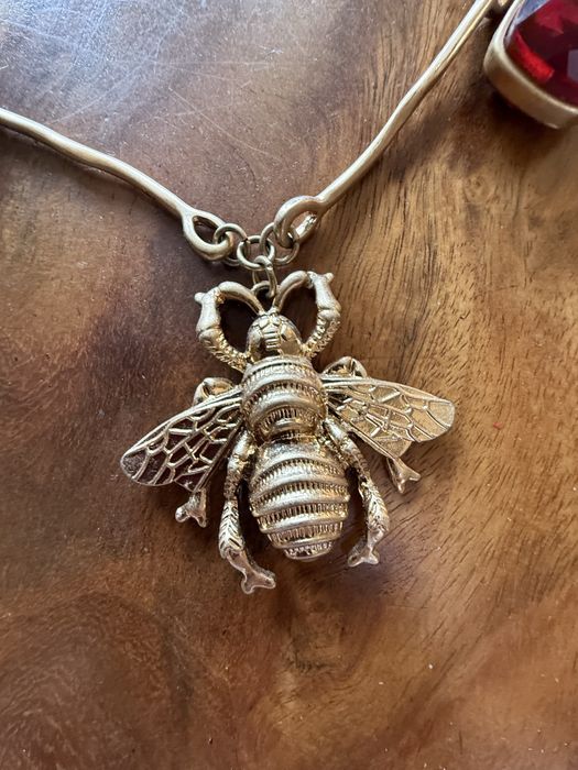 Колие в златист цвят