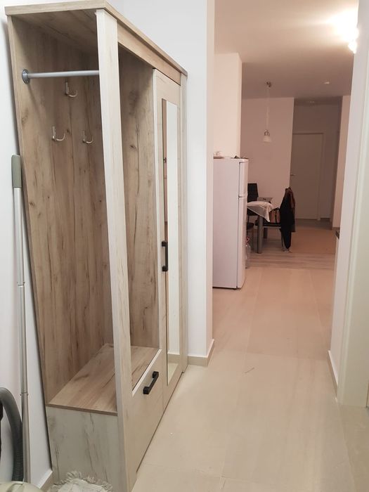 Închiriez apartament 3 camere