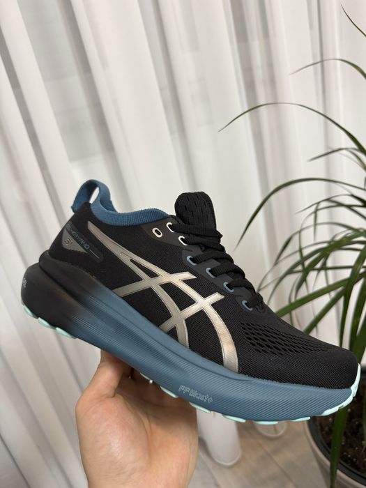 Asics Gel-Kayano 31 Lite-show CN 'Black Teal'. 40 1/2