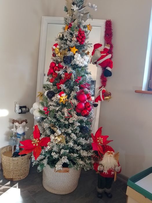 Красива коледна елха