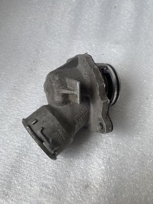 Корпус термостата Mercedes M272