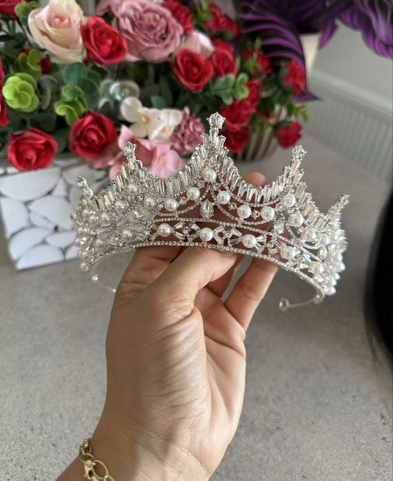 Diadema cu perle pentru mireasa