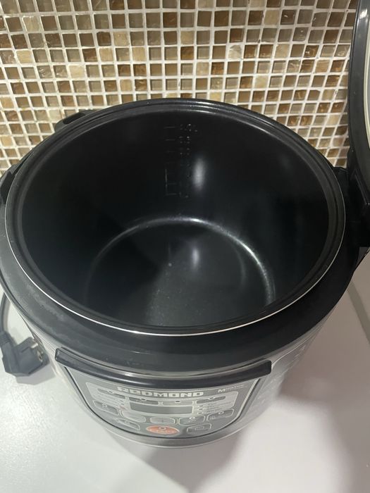 Мультиварка Redmond RMC-M22