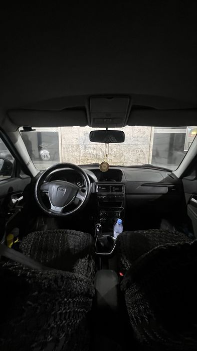 Продам  приора 2