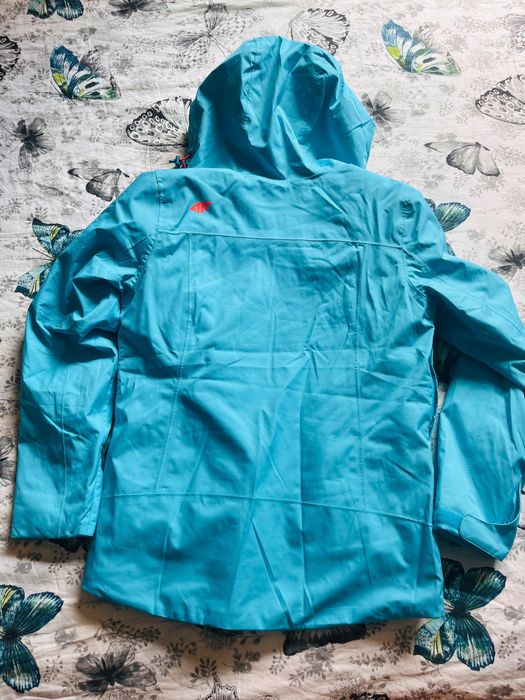 Чисто ново дамско ски яке