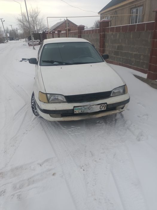 Продам  тойоту карина е