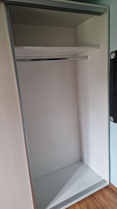 Vând dressing și pat