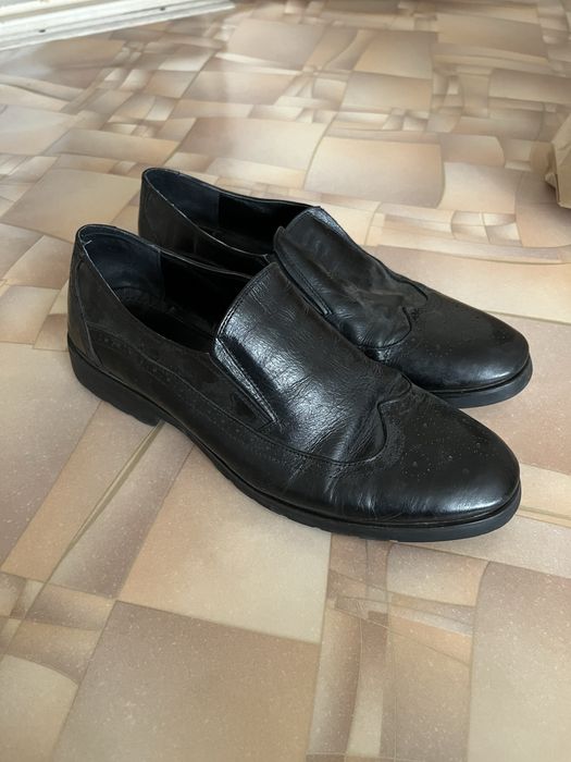 Продам мужские кроссовки оригинал