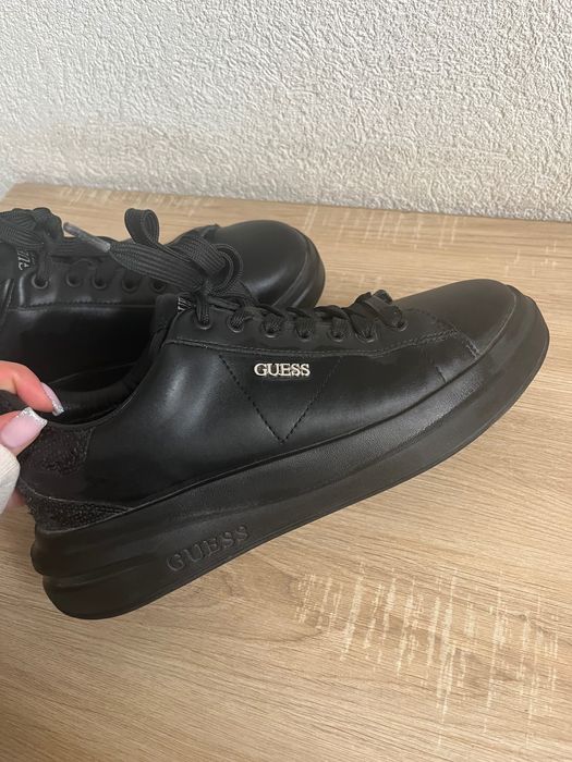 Обувки Guess- оригинални