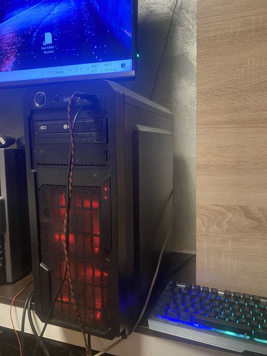 Vand unitate pc de jocuri