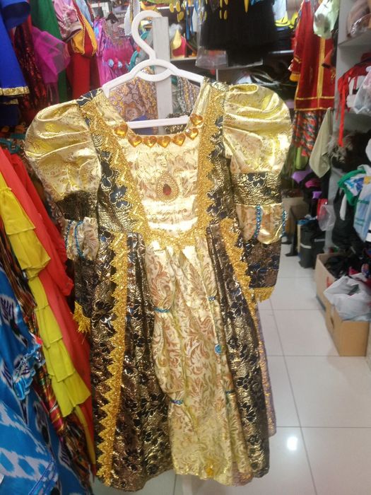 Прокат карнавалных  костюм