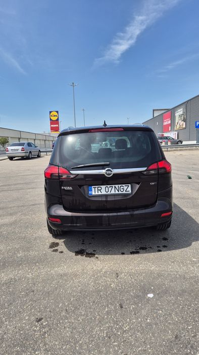Opel Zafira Tourer, schimb cu Opel Vivaro/ Renault Trafic/ Ford transit dupa 2009