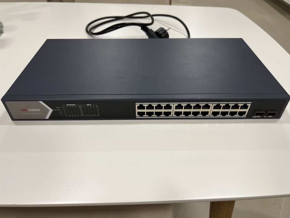 Гигабитов управляем суич Hikvision