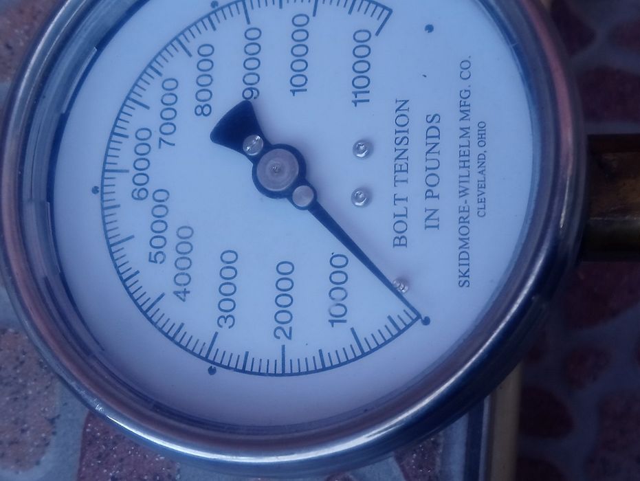 Манометър Измервателен Уред за Вакум в Паунд