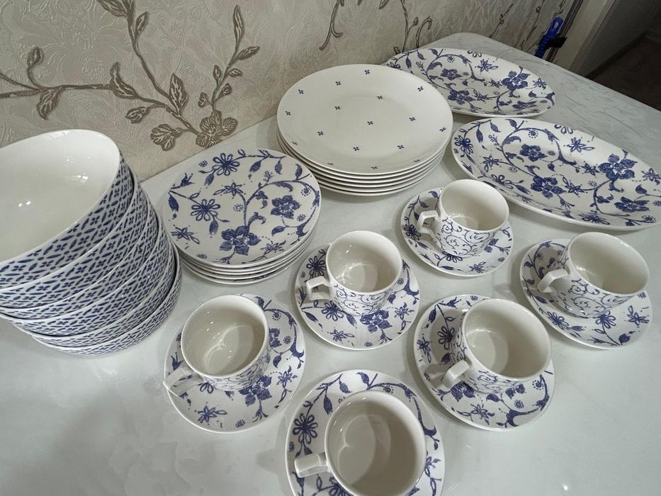 Продам посуду из 32 предметов, фарфор.