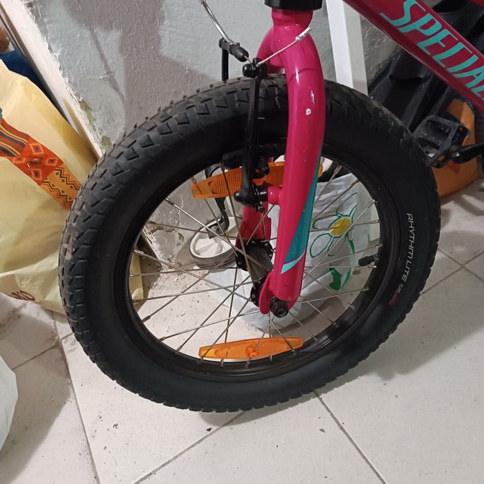 Детско колело с помощни колелца