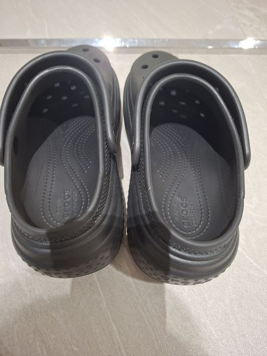 Cross Stomp Clog