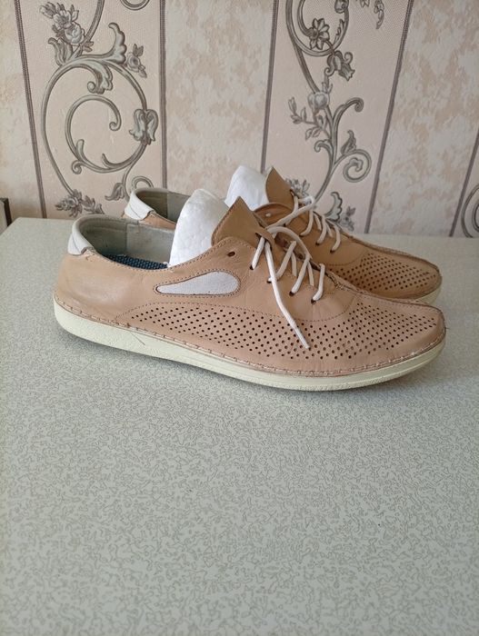 Женские кроссовки натуральная кожа Б/У