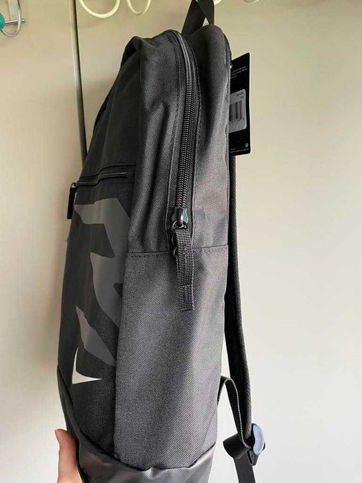 Спортна раница на Nike