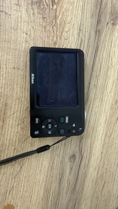 Фотоаппарат Nikon Coolpix l27 мыльница