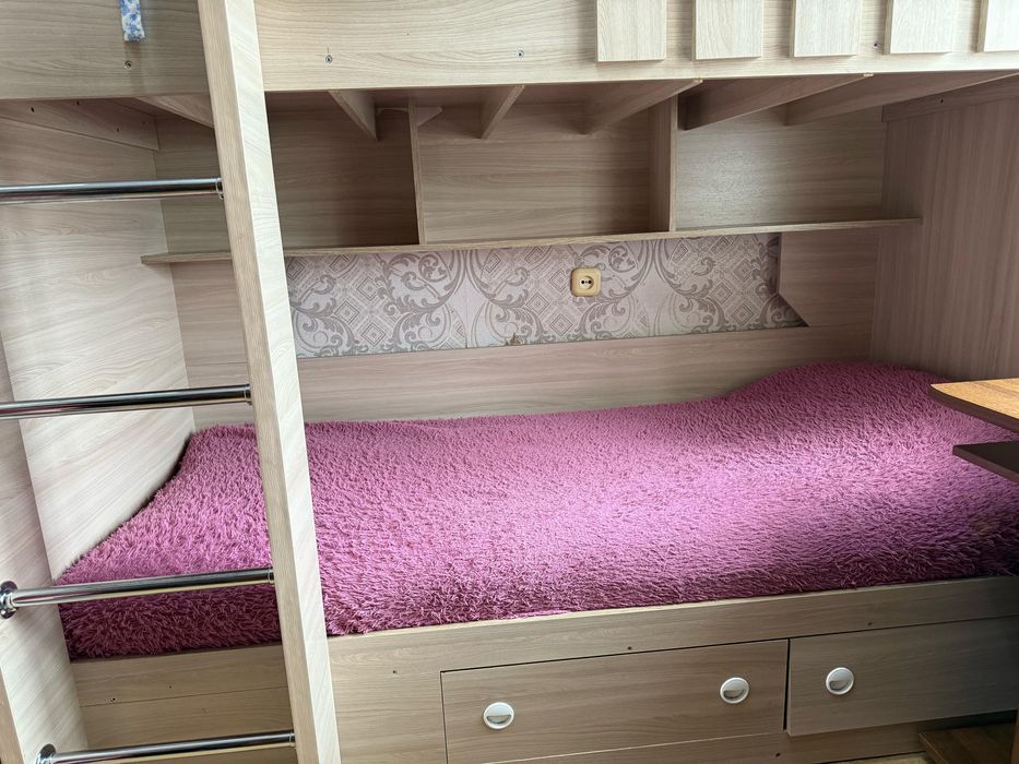 Двухярусная кровать