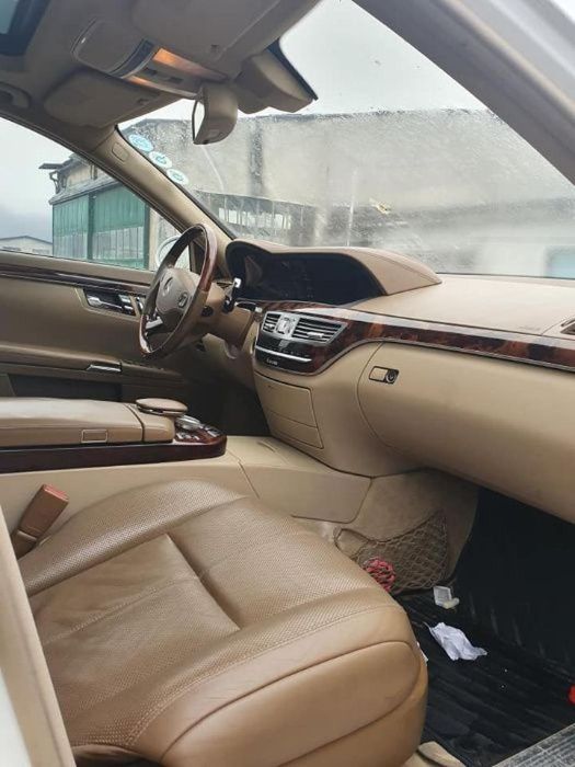dezmembrez mercedes w221 s550 4 matic 2008