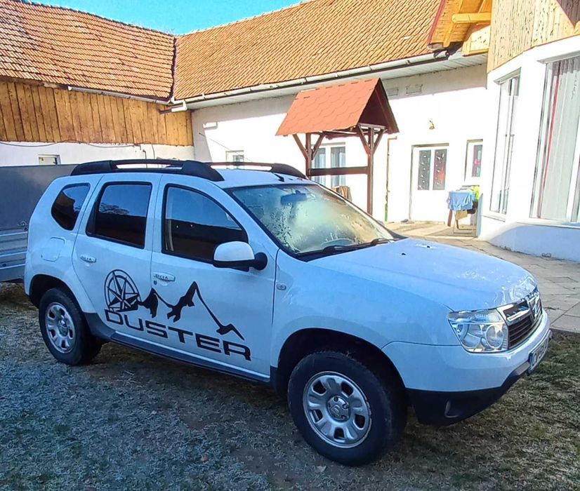Vând Dacia Daster
