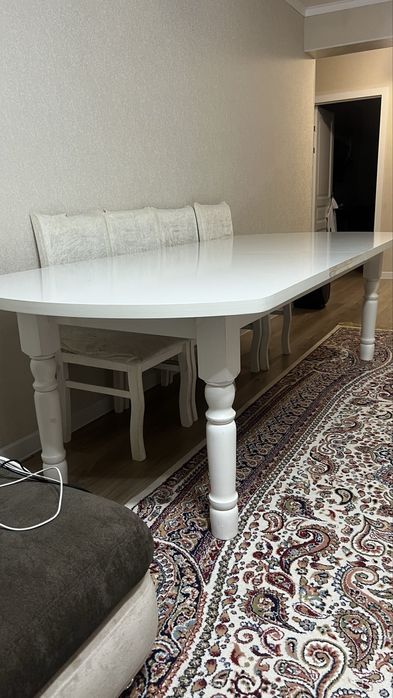 Продаю стол обеденный гостевой