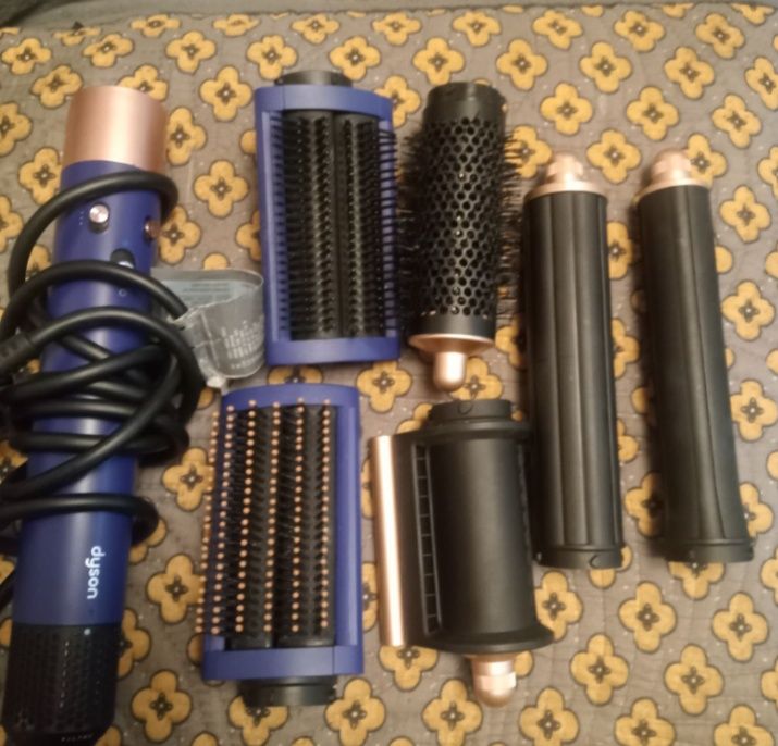 Продам фен dyson