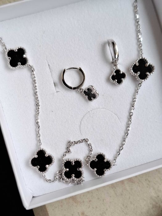 Сребърен комплект на Van Cleef - чисто нов - сребро и черен Оникс