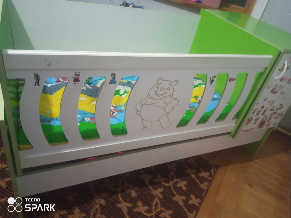 Bolalar kravati kam ishlatilgan holati yaxshi narxini kelishamiz