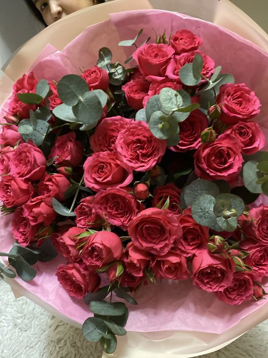 Цветы свежые кустовые розы