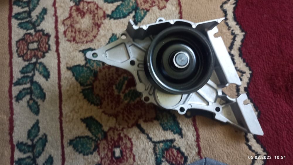 Помпа на Аудй 100 2,6 2,8