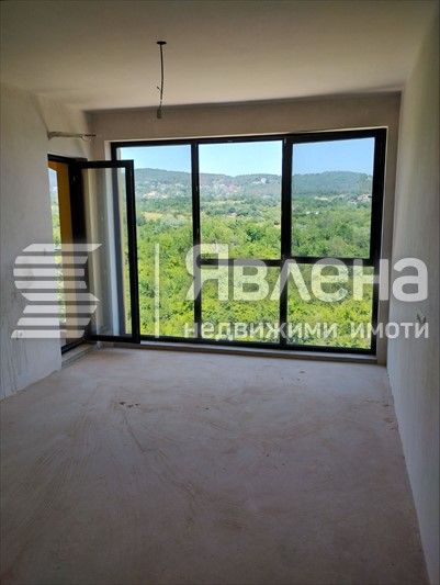 Продава се Двустаен апартамент в Варна, м-т Траката - 71 кв.м за 1829 €/кв.м - Снимка #2