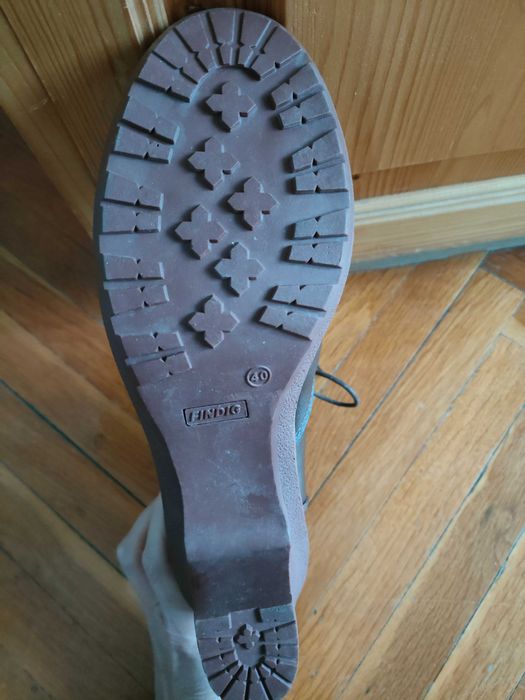 Дамски боти, естествена кожа, цвят черен, нови, 40 номер.